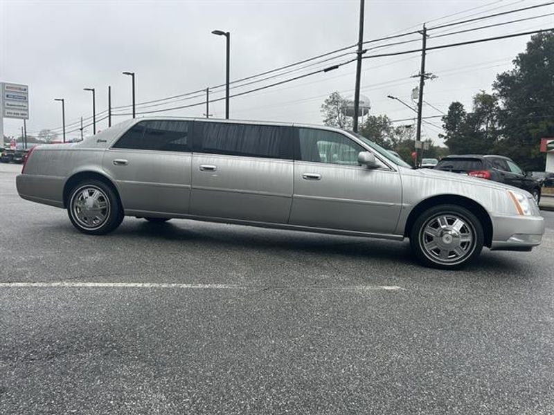 2008 Cadillac DTS Livery - Photo 3