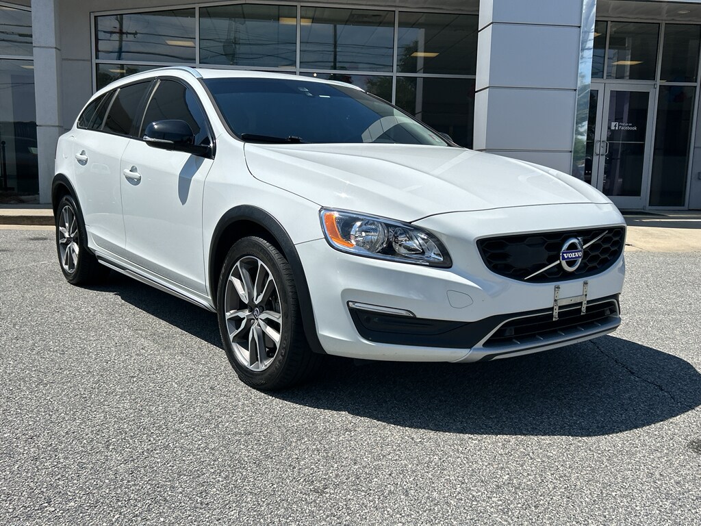 2018 Volvo V60 Cross Country T5 photo 4
