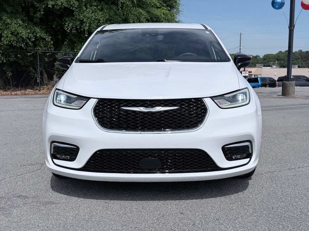 Used 2025 Chrysler Pacifica Select Van Passenger Van