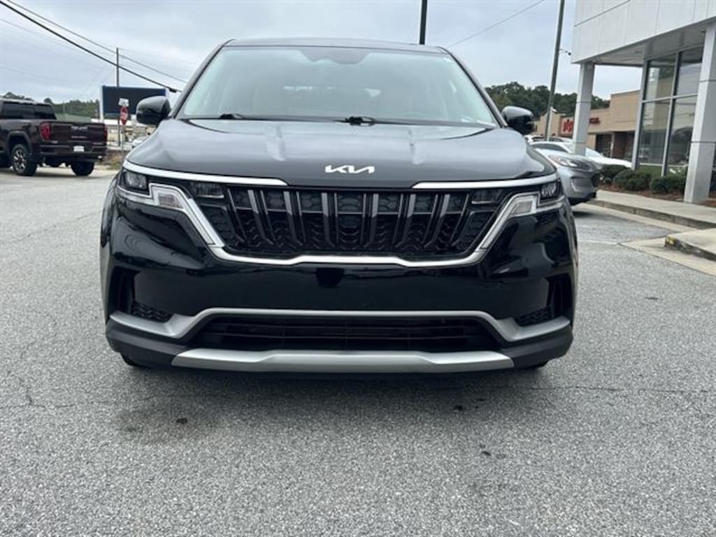 Used 2024 Kia Carnival LX MPV