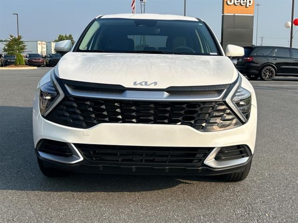 Used 2024 Kia Sportage LX SUV