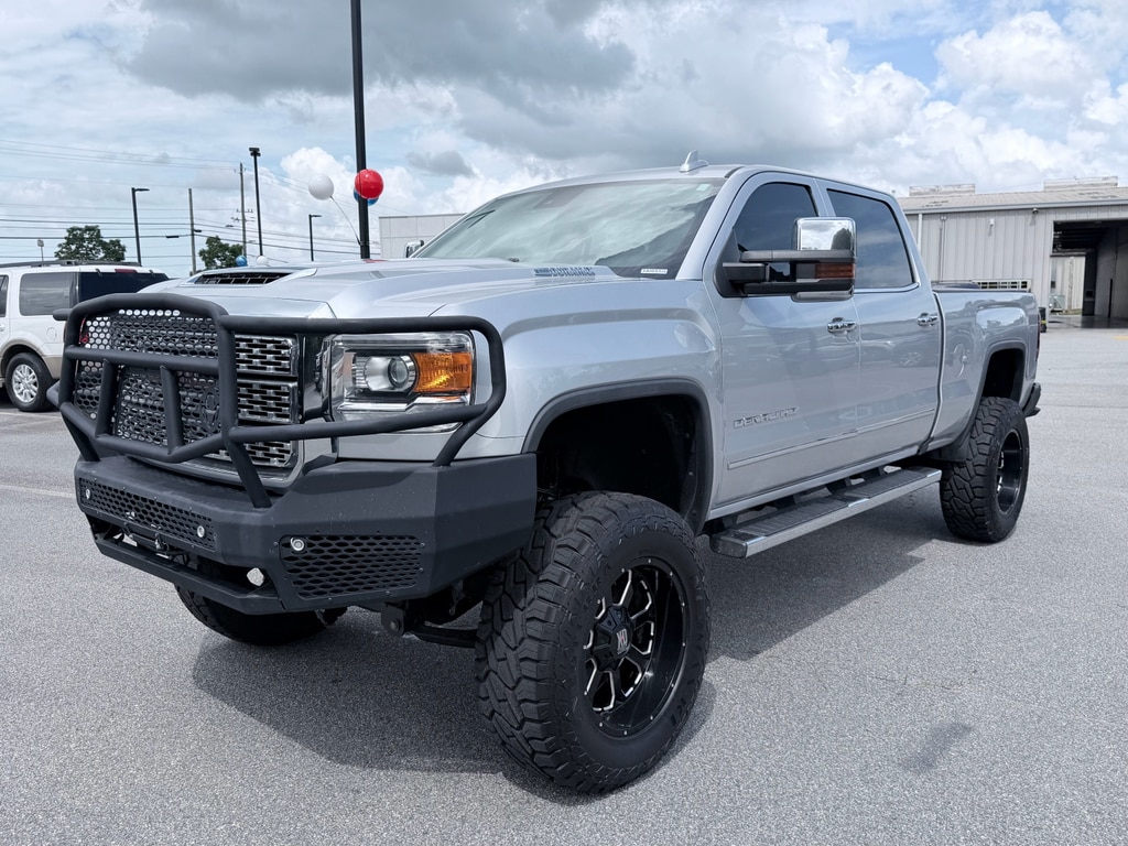 2019 GMC Sierra 4WD Crew Cab Standard Box Denali's photo