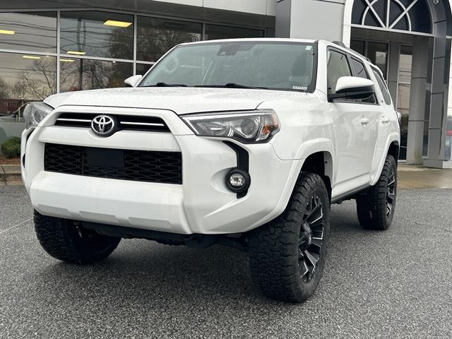 2023 Toyota 4Runner SR5's photo