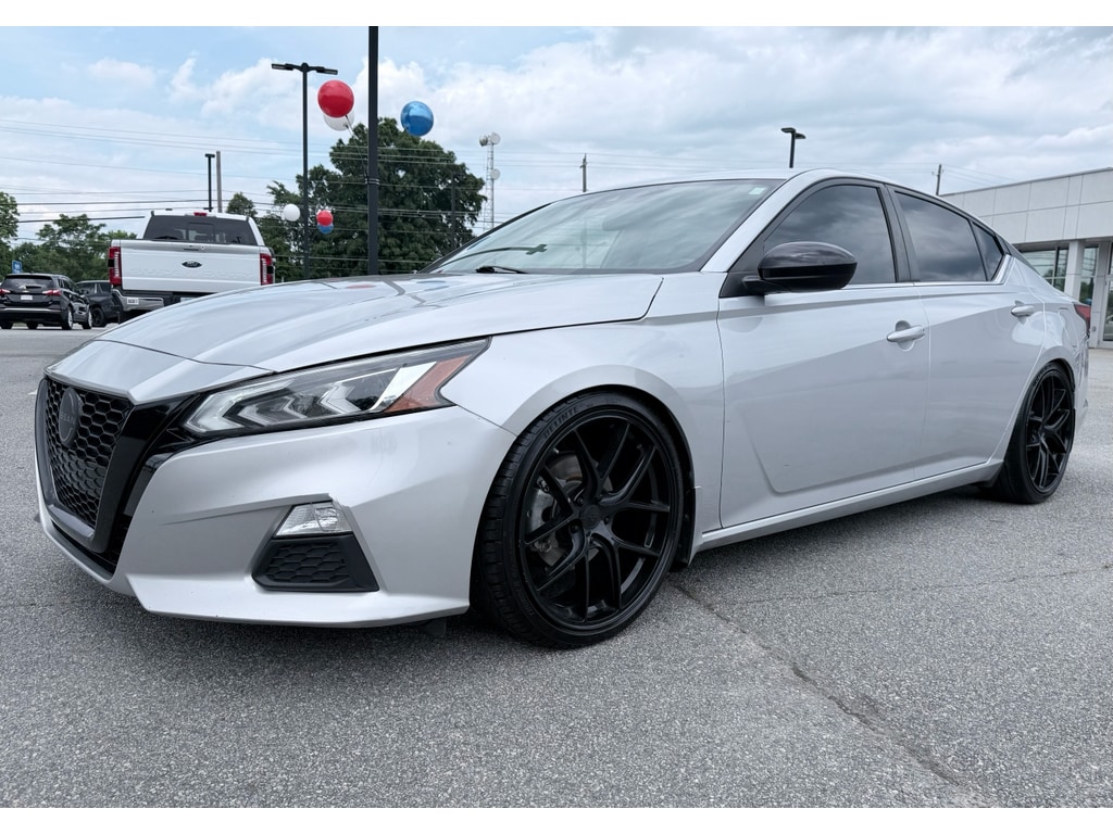 Used 2022 Nissan Altima 2.5 SR Sedan