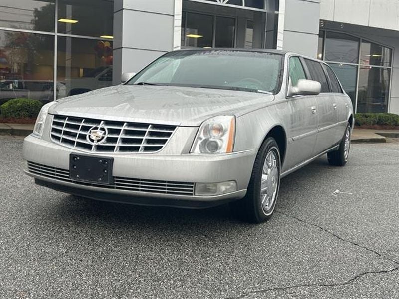 2008 Cadillac DTS Coachbuilder Limousine (Fleet)'s photo
