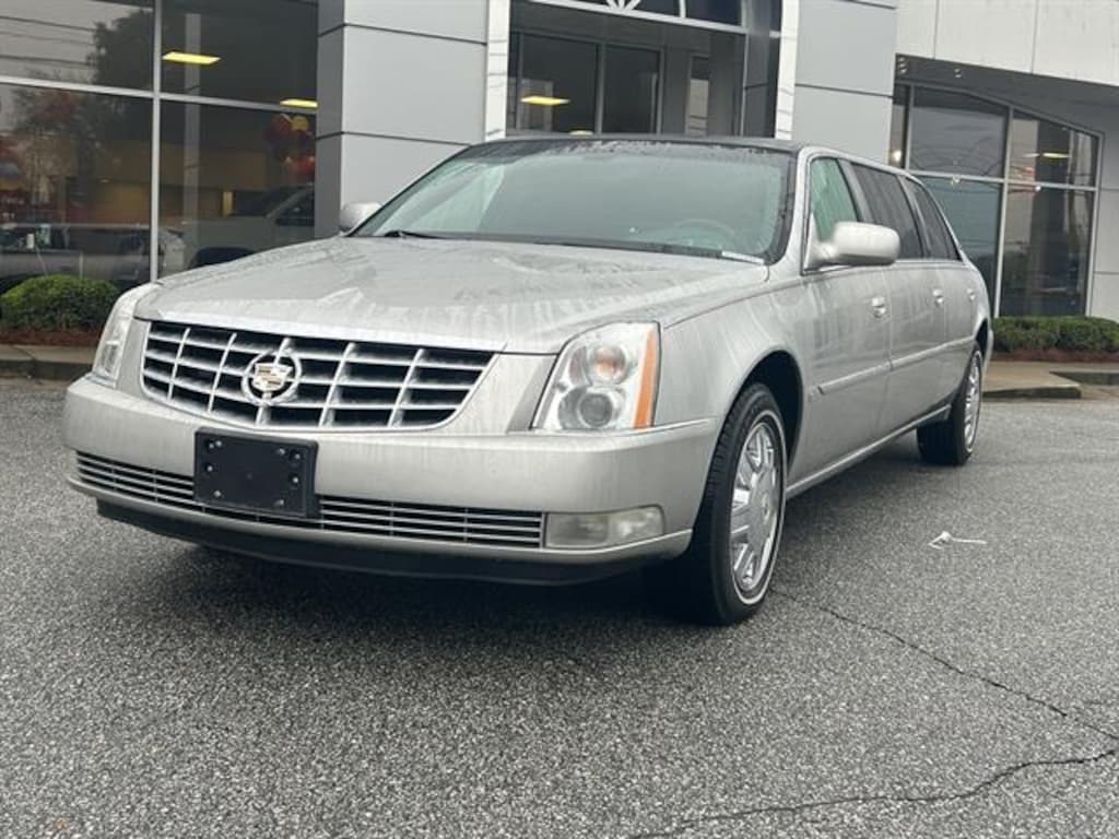 Used 2008 CADILLAC DTS 1SH
