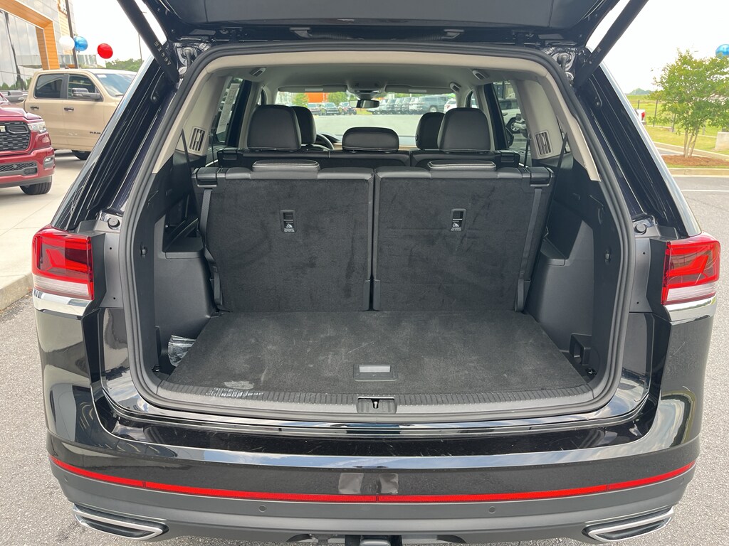 2025 Volkswagen Atlas SE w/Tech - Photo 9