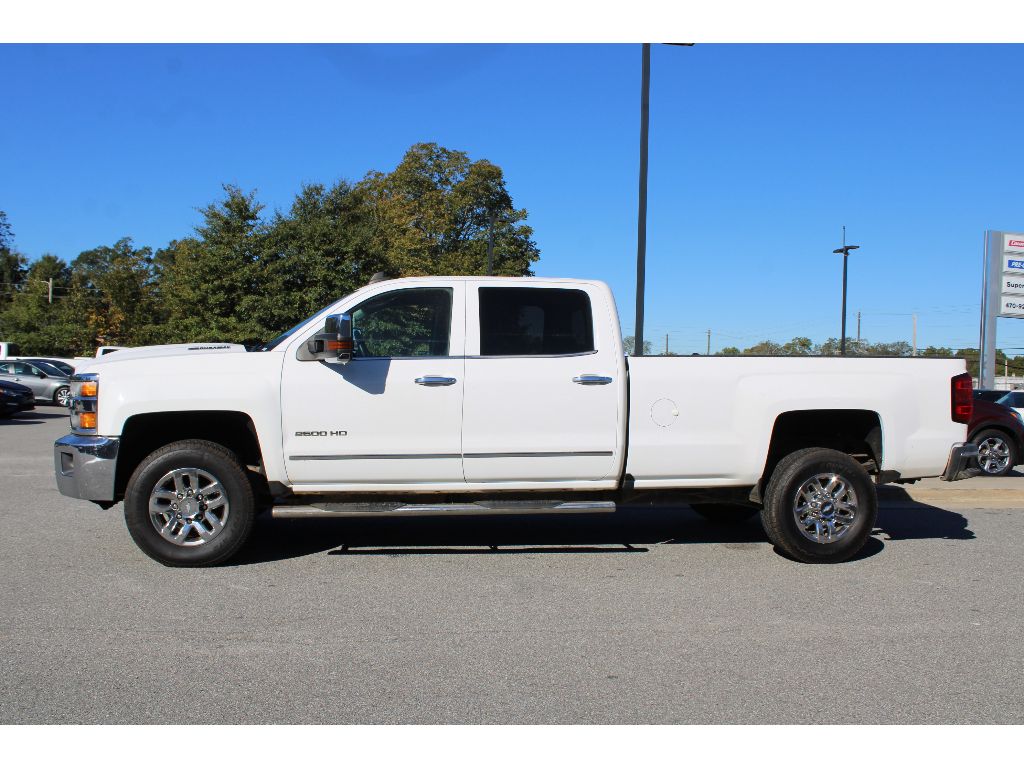 2019 Chevrolet Silverado 2500HD LTZ photo 4