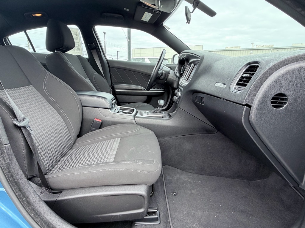 2023 Dodge Charger SXT - Photo 18