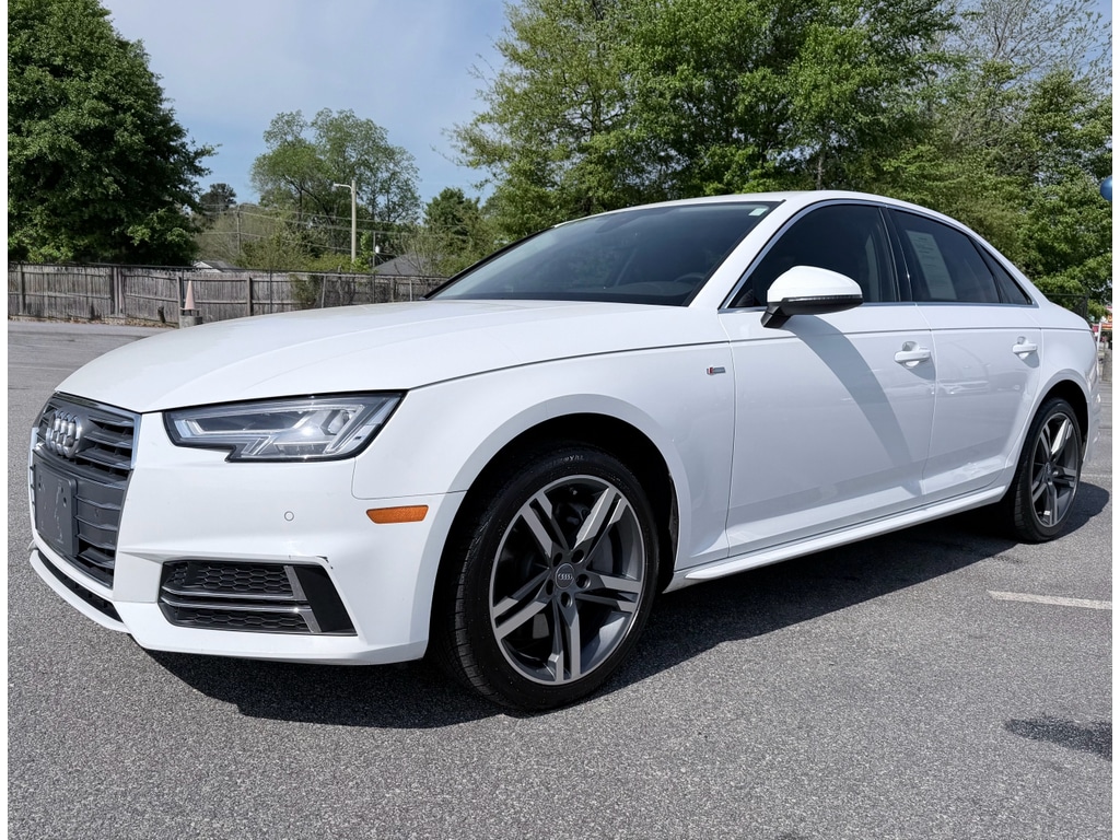 2017 Audi A4 2.0T quattro S tronic Premium Plus's photo