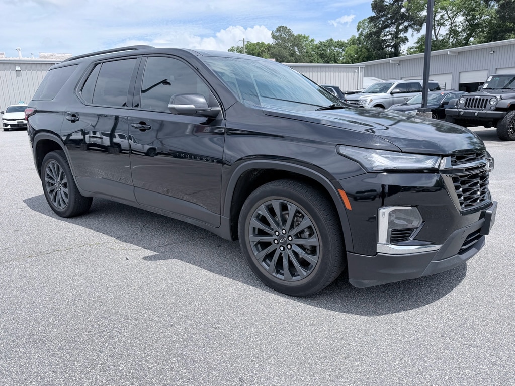 Used 2023 Chevrolet Traverse RS SUV