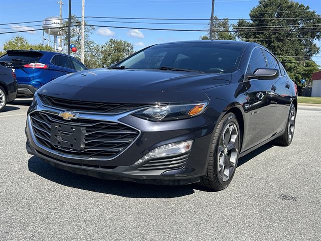2022 Chevrolet Malibu 1LT photo 2
