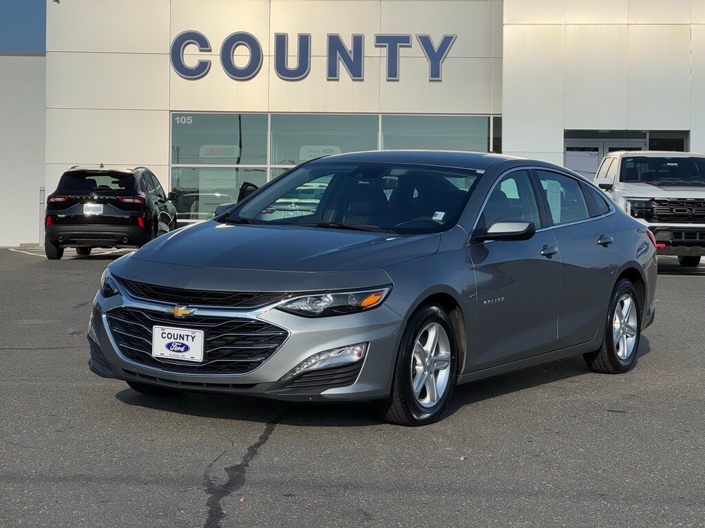 2024 Chevrolet Malibu 1LT photo 2