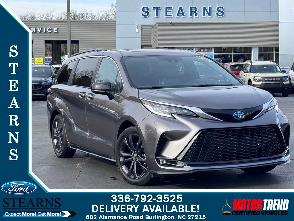 Used 2022 Toyota Sienna XSE Minivan/Van