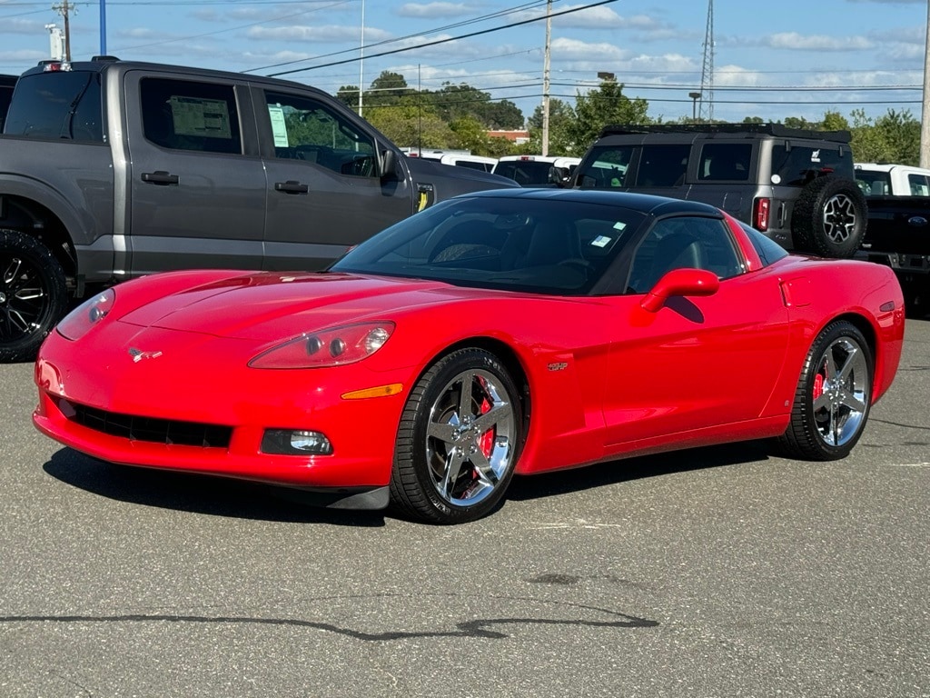 Used 2006 Chevrolet Corvette Base with VIN 1G1YY26U365105556 for sale in Graham, NC