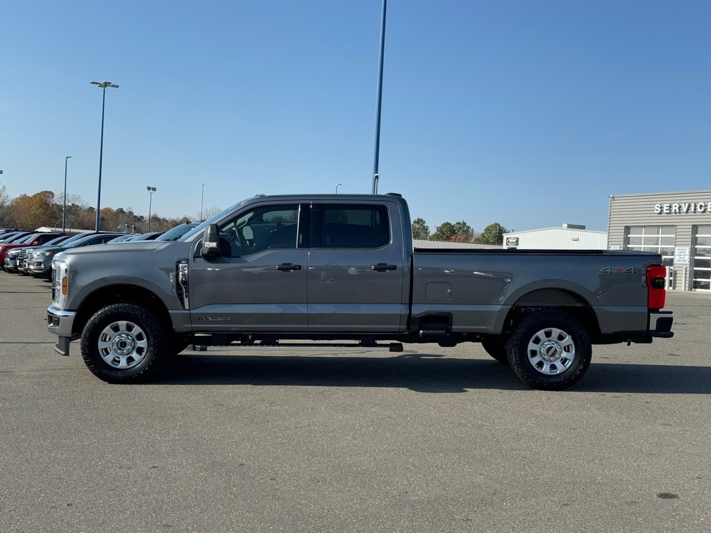 Used 2024 Ford F-250SD XLT Truck