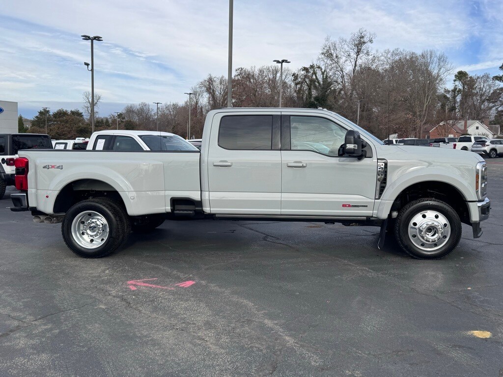 Used 2025 Ford F-450SD Lariat Truck
