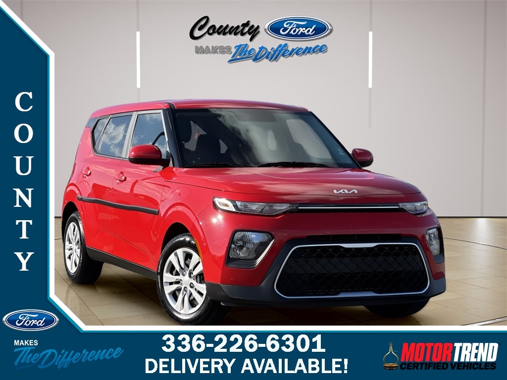 2022 Kia Soul LX's photo