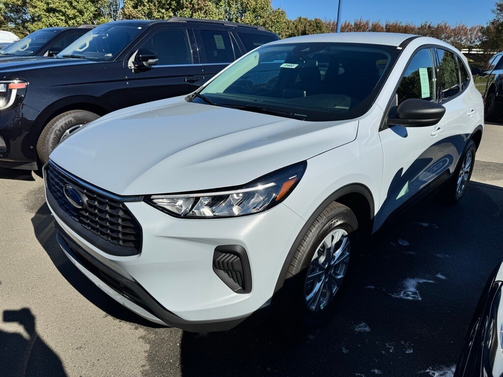 2026 Ford Escape Active photo 2
