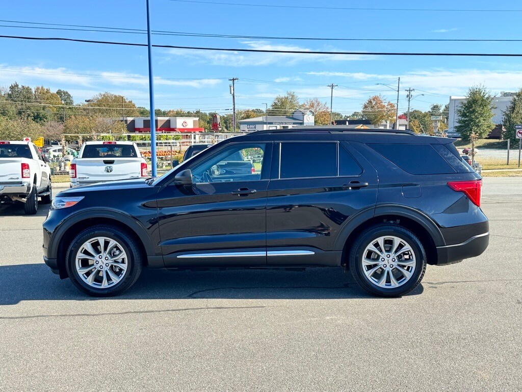 2022 Ford Explorer XLT photo 3