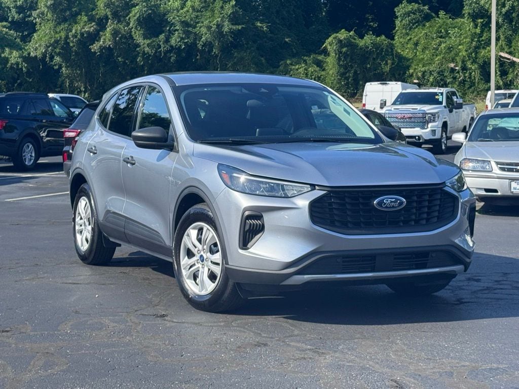 2024 Ford Escape Base FWD's photo