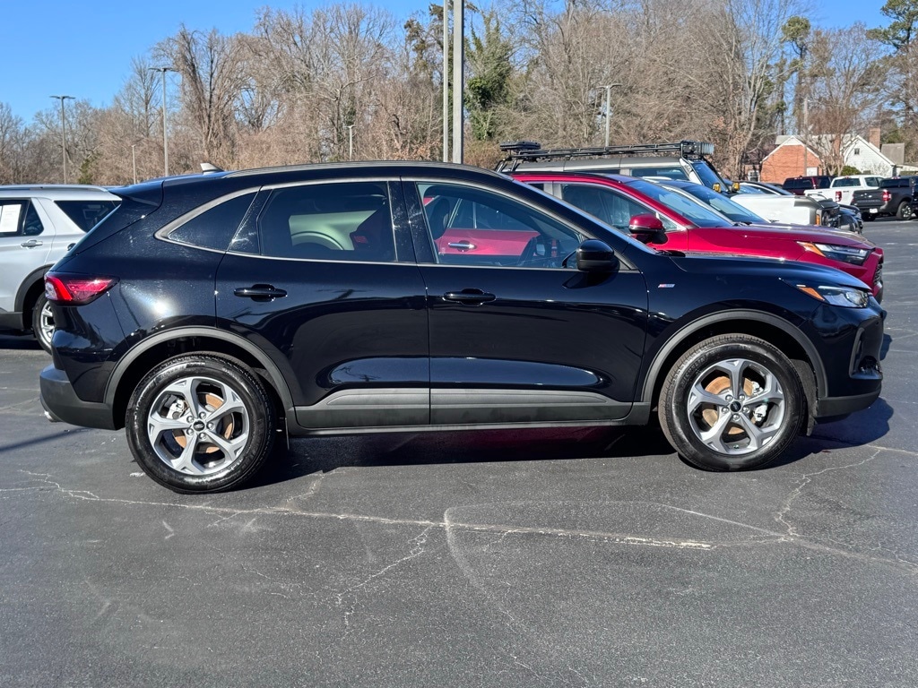 Used 2025 Ford Escape ST-Line Select SUV