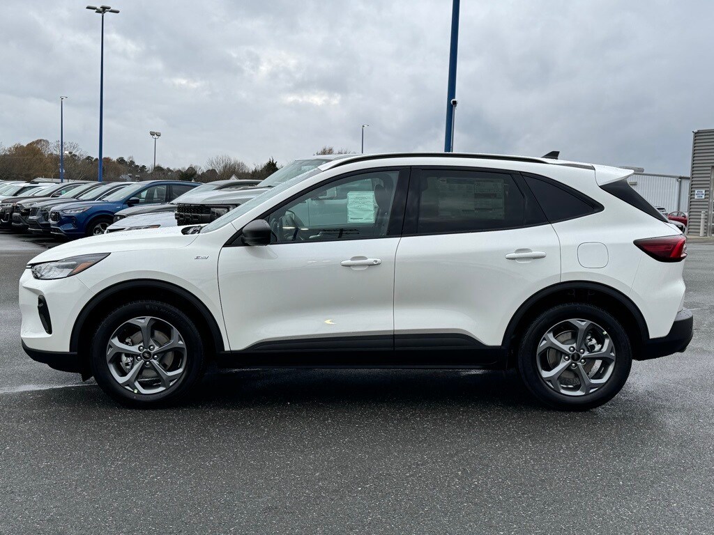 2025 Ford Escape ST-Line photo 3
