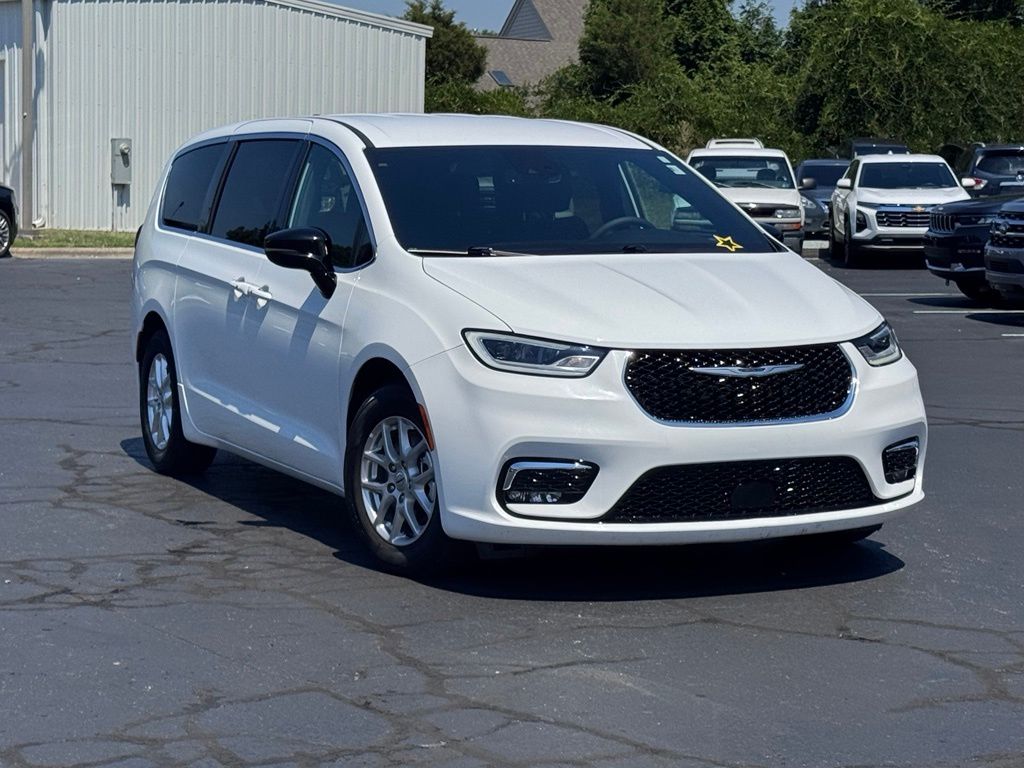 2025 Chrysler Pacifica