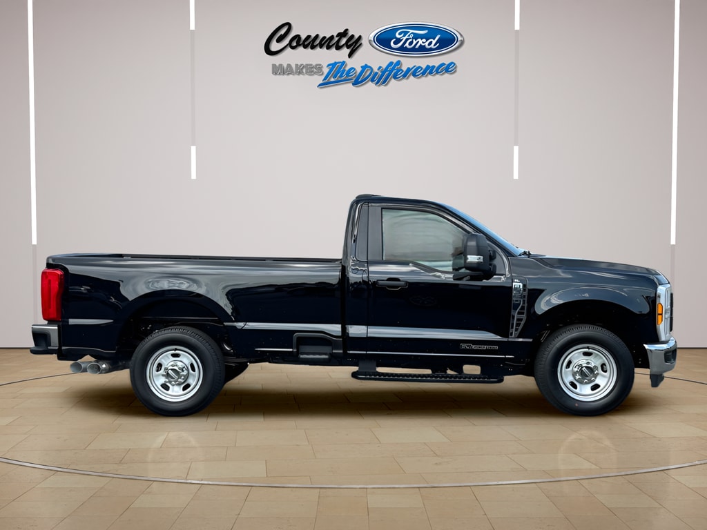 2025 Ford F-350 Super Duty XL - Photo 10