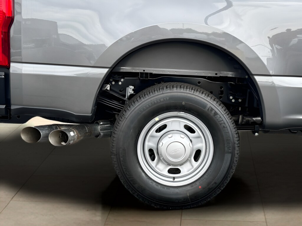 2025 Ford F-250 Super Duty XL - Photo 36