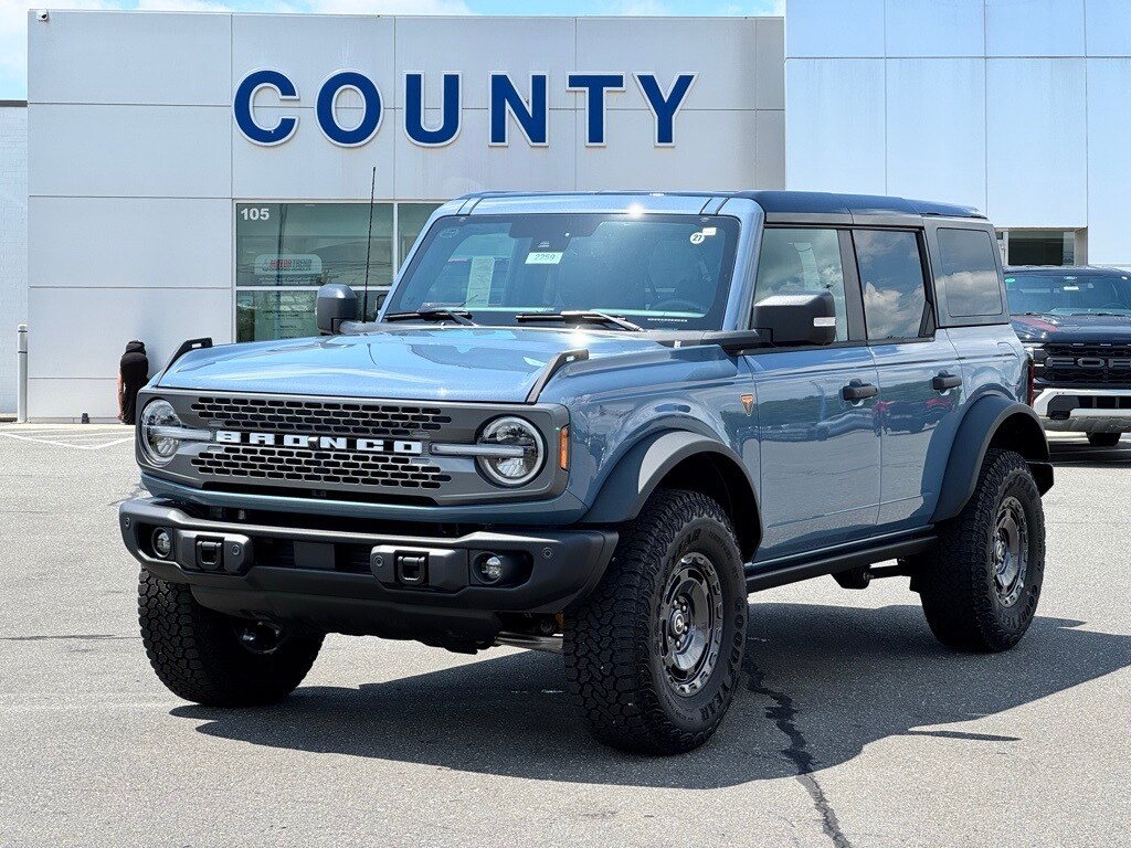 2025 Ford Bronco Badlands photo 2
