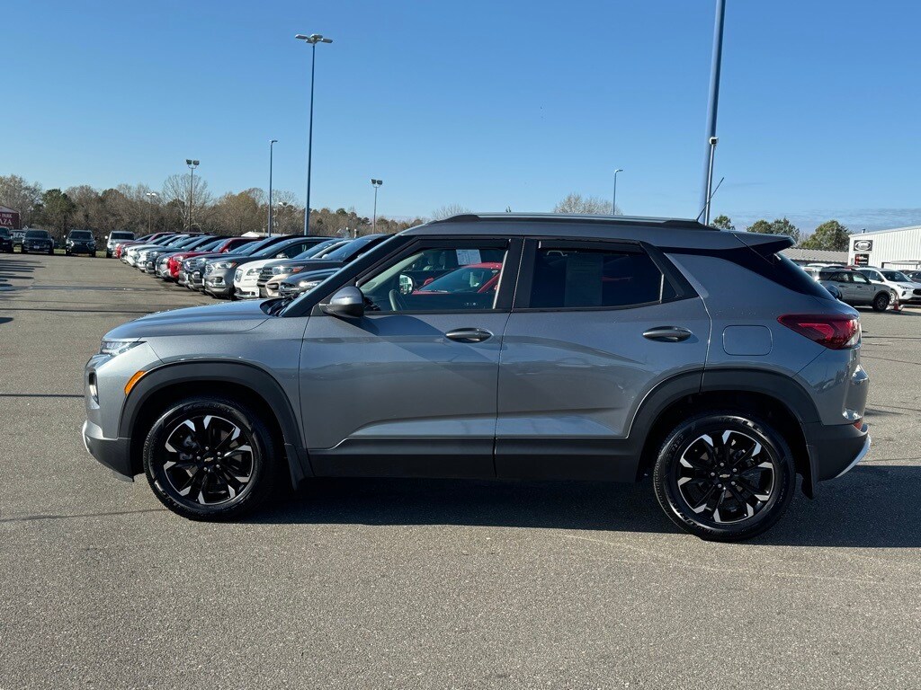 2021 Chevrolet Trailblazer LT photo 3