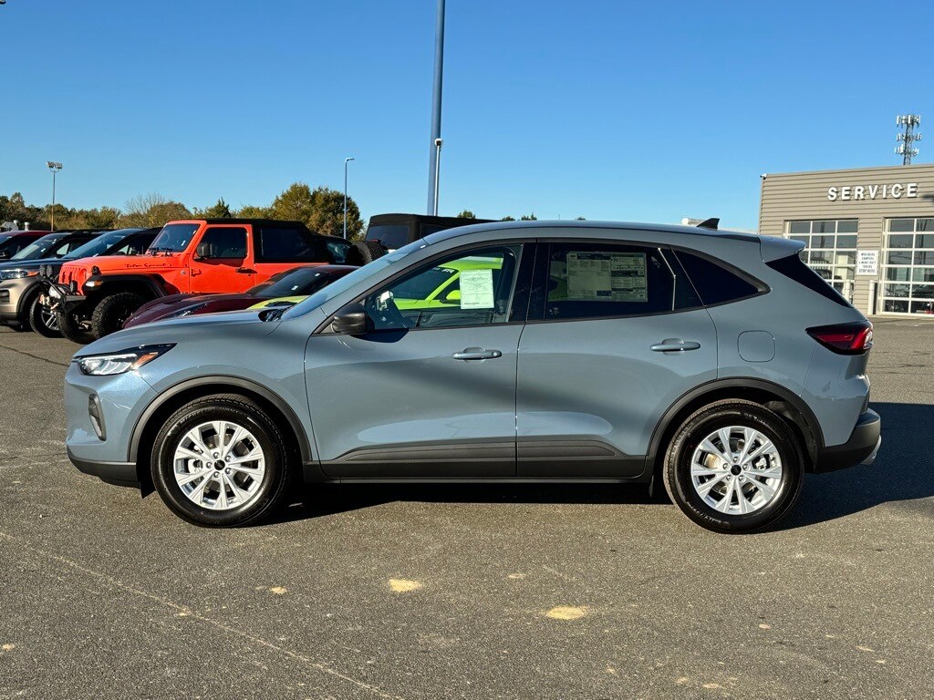 2026 Ford Escape Active photo 2