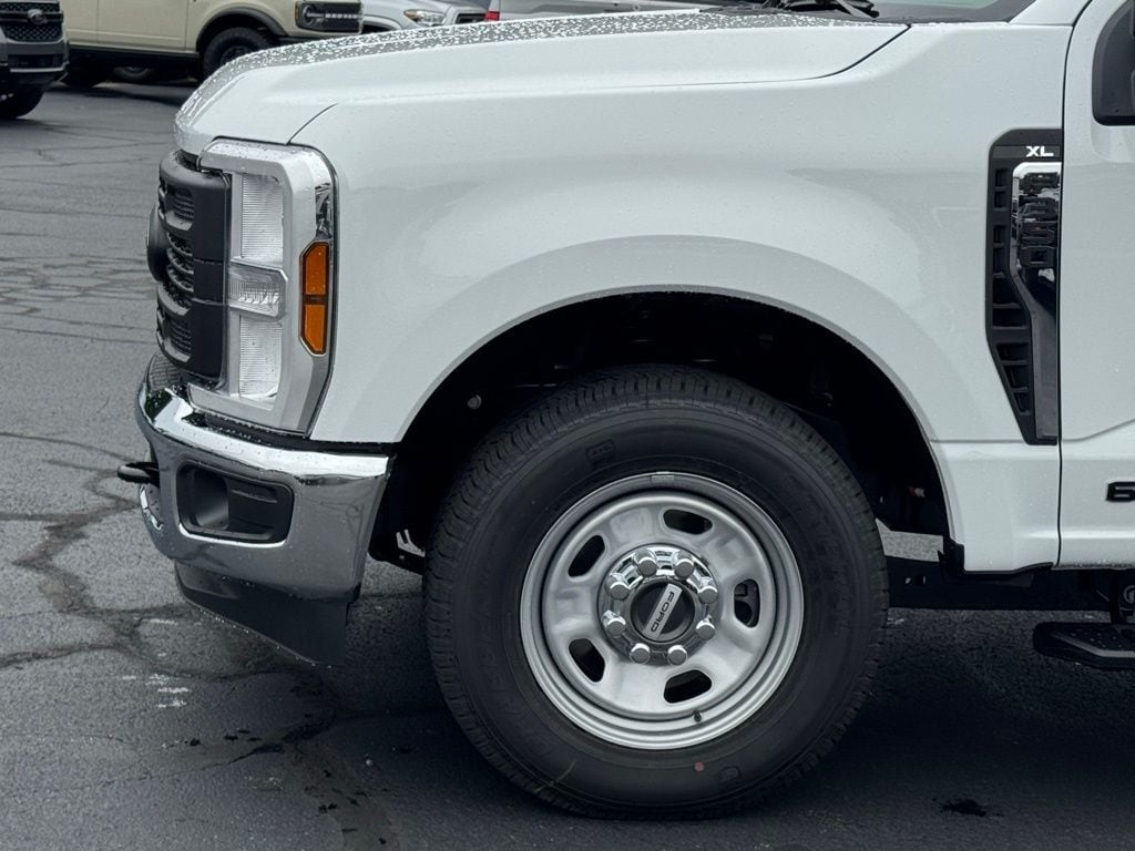 2025 Ford F-350 Super Duty XL - Photo 31