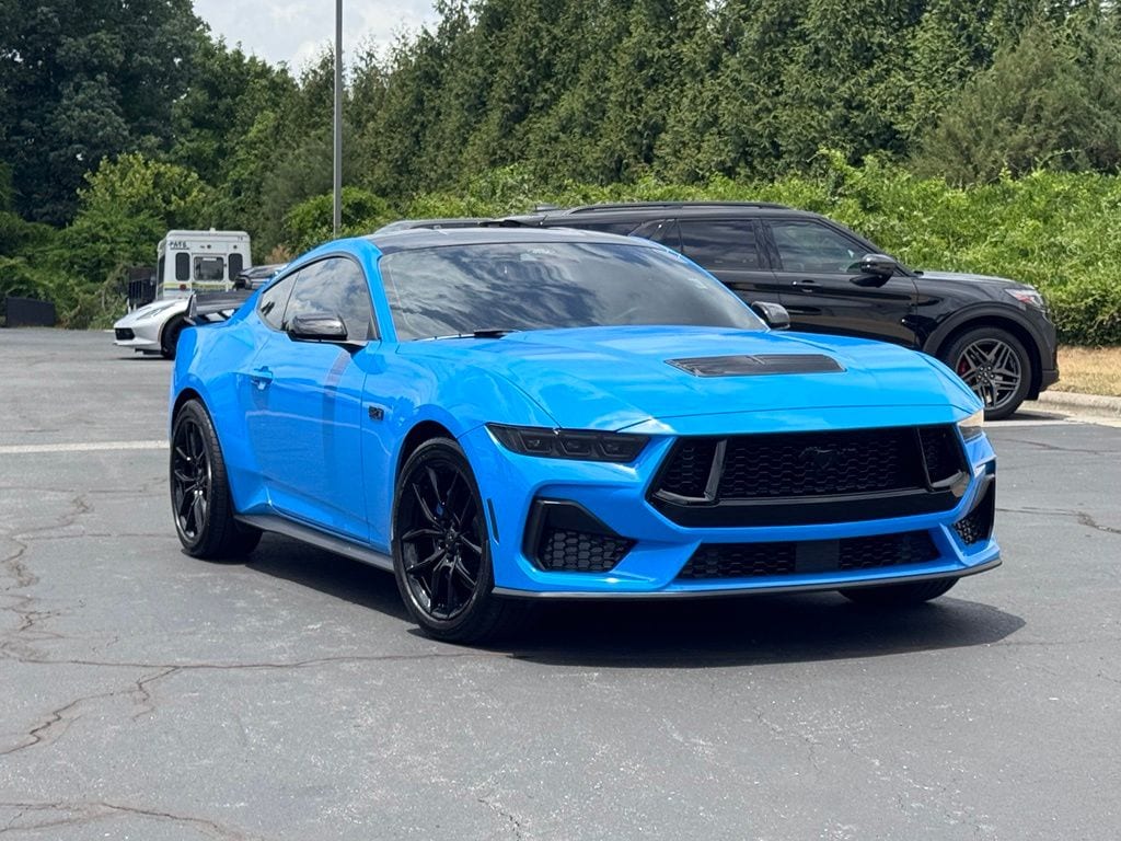 2025 Ford Mustang Coupe 