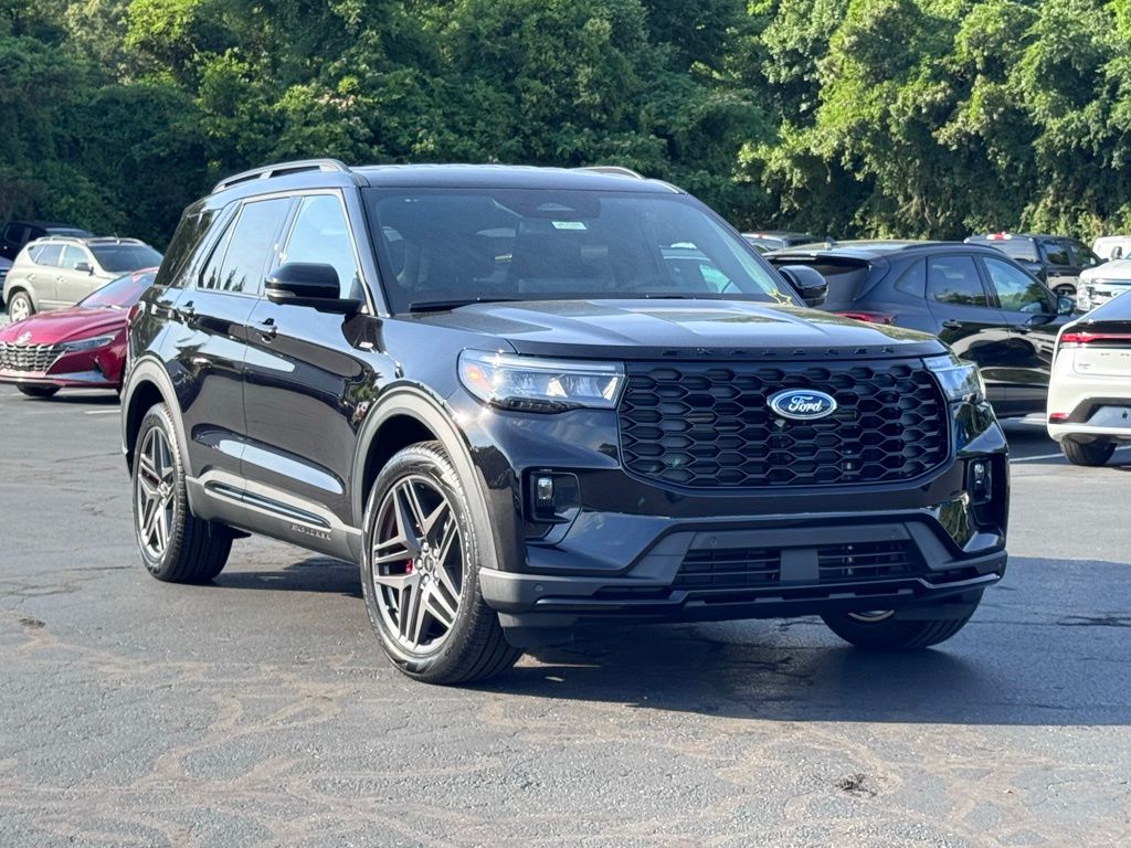 2026 Ford Explorer ST-LINE RWD's photo