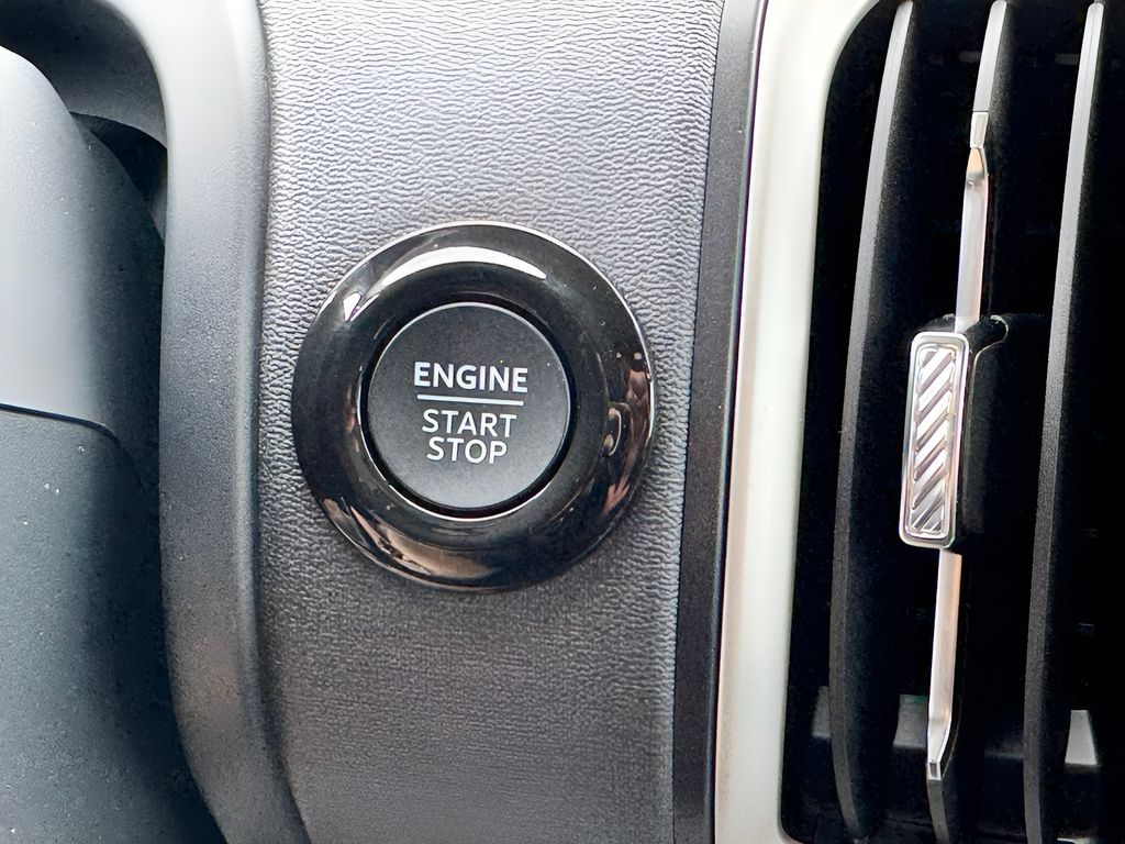 2025 Ford Expedition Active - Photo 17