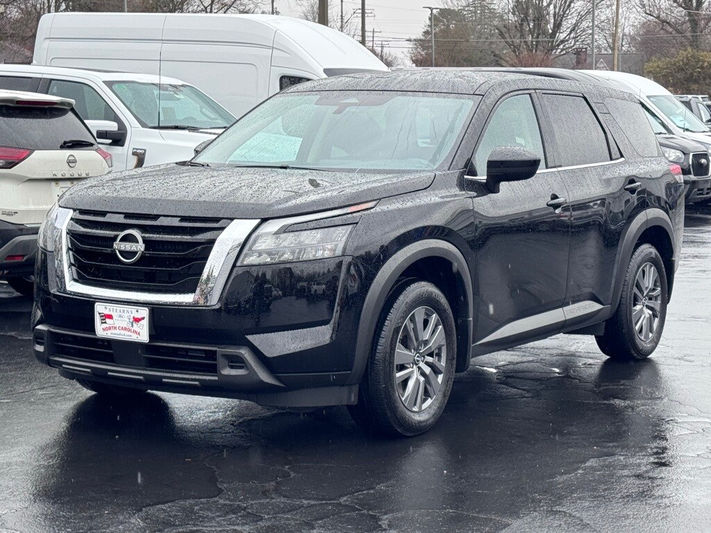Used 2025 Nissan Pathfinder S SUV