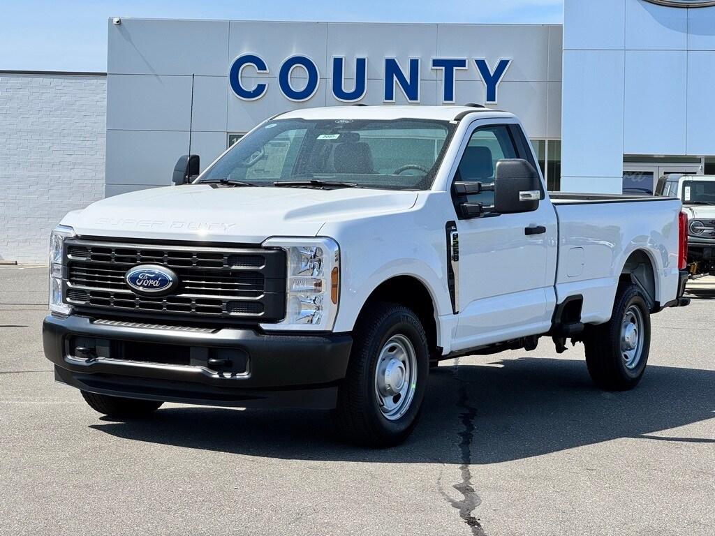 2025 Ford F-250 XL photo 2