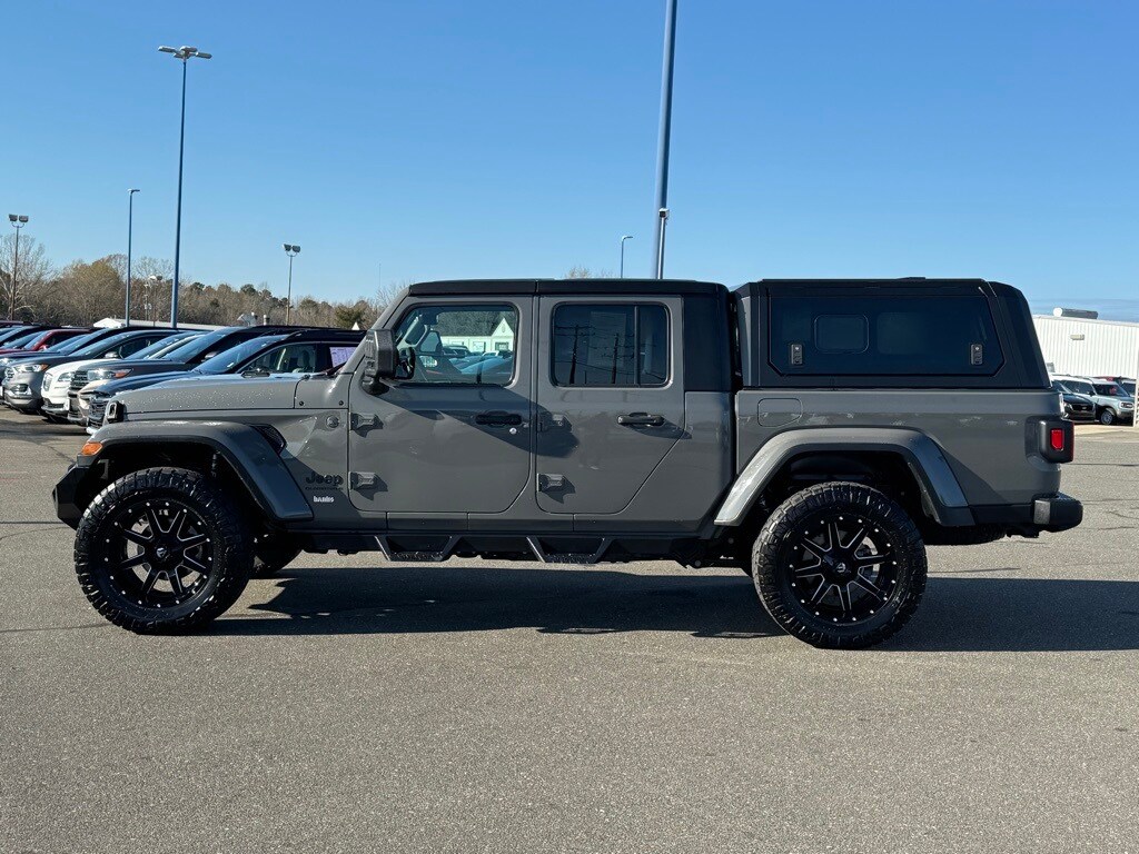 2023 Jeep Gladiator Sport S photo 3