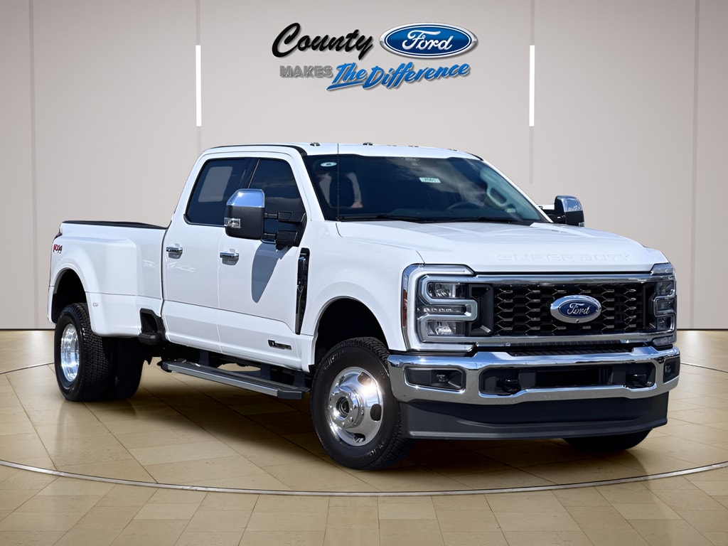2026 Ford F-350 Lariat 4x4 Crew Cab 8' Box DRW's photo