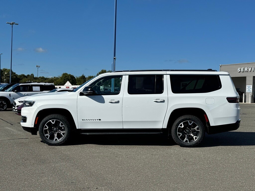 2024 Jeep Wagoneer L Series III photo 2