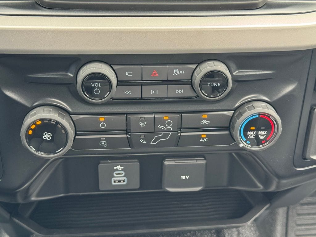 2025 Ford F-350 Super Duty XL - Photo 10