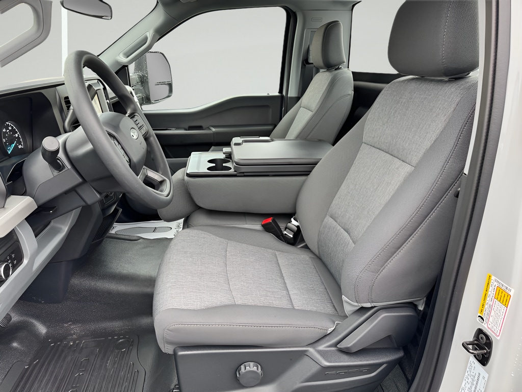 2025 Ford F-350 Super Duty XL - Photo 13
