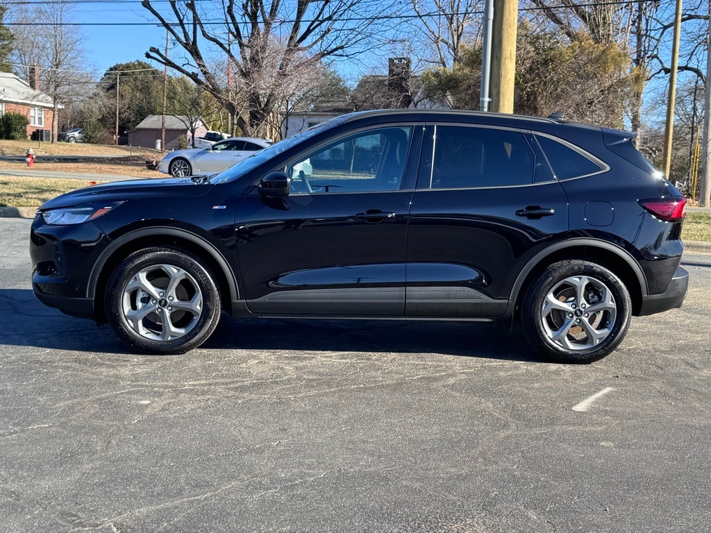 Used 2025 Ford Escape ST-Line Select SUV