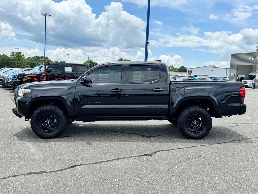 2022 Toyota Tacoma SR5 V6 photo 3