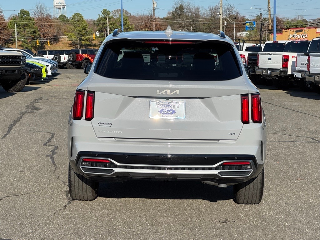 Used 2023 Kia Sorento SX SUV