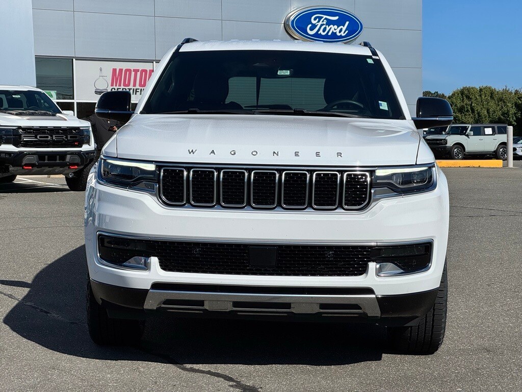 2024 Jeep Wagoneer L Series III photo 3