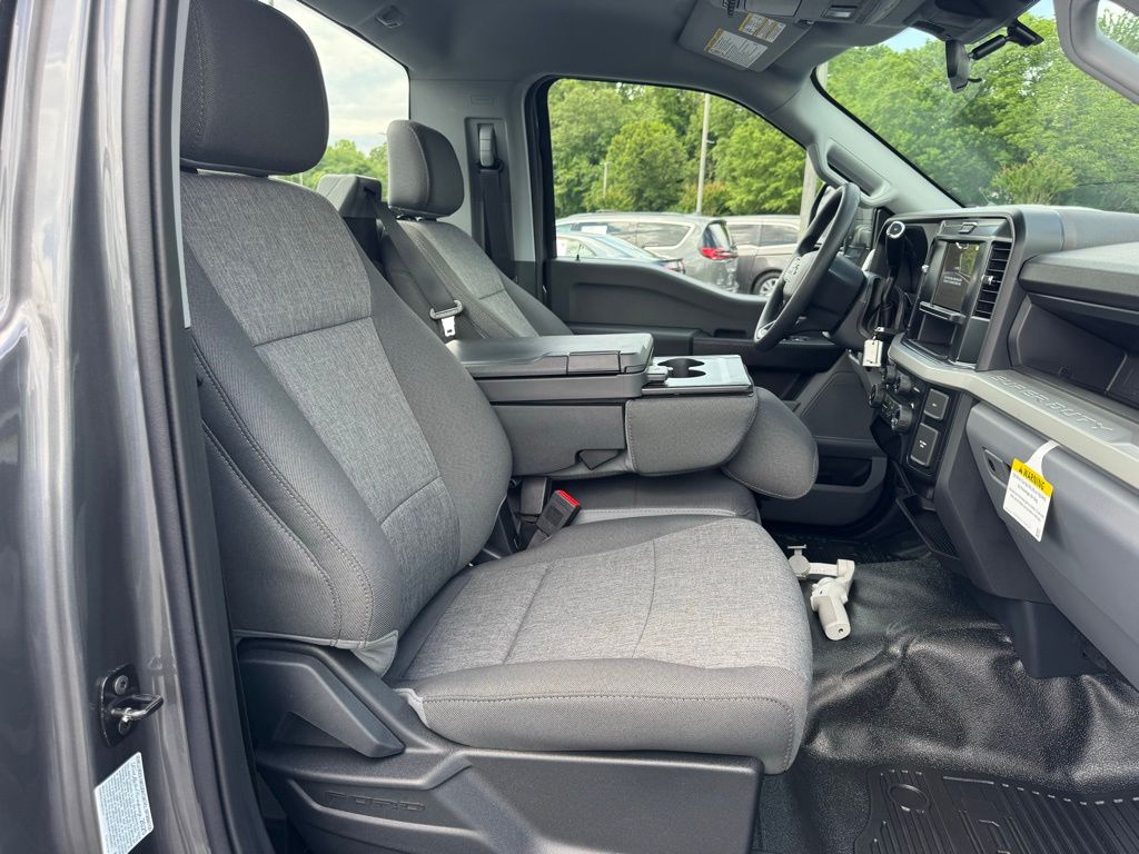 2025 Ford F-350 Super Duty XL - Photo 20