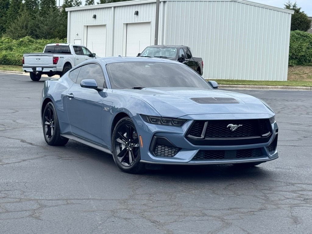2025 Ford Mustang Coupe 